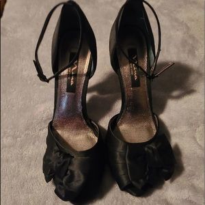 EUC Nina Black Satin Stilettos sz 8.5